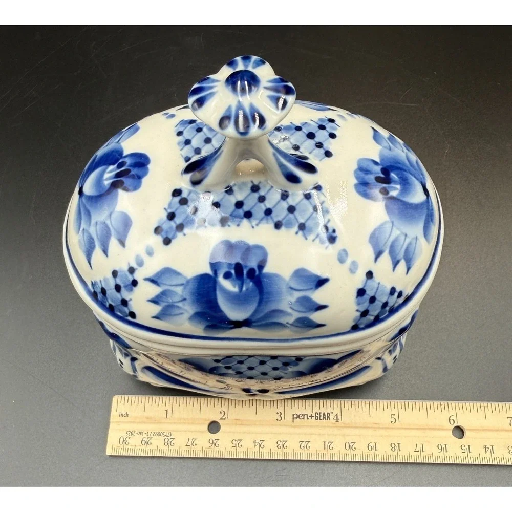 Gzhel Vintage Russian Porcelain Box Lidded Trinket Dish Floral Decorative